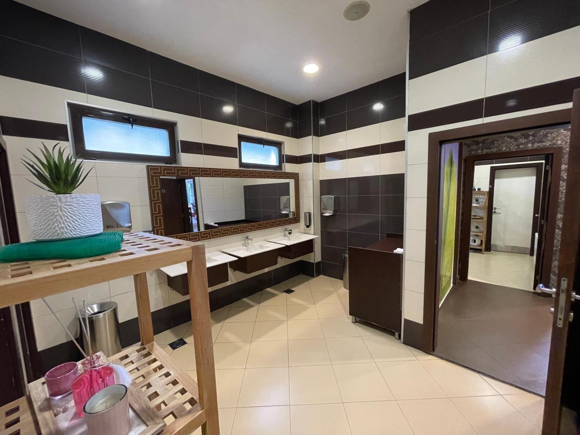 Amazona Hotel Πρίστινα Εξωτερικό φωτογραφία